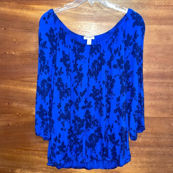 Old Navy Blue and Black Floral Scoop Neck Top - Picture 9 of 9